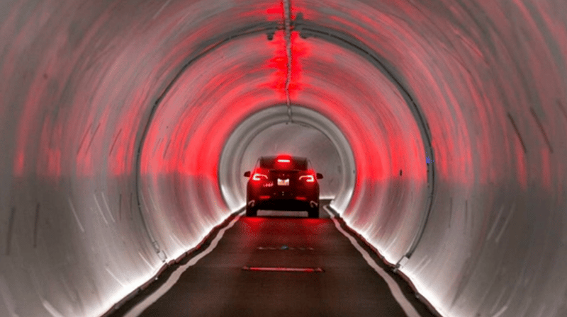 교통체증을 해결하기 위해 지하에 건설 중인 하이퍼루프 터널